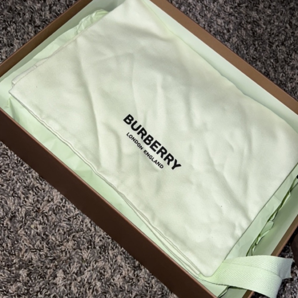 Boy Burberry shoes! Worn once. Smoke and pet free home. Size: uk 10.5 Eur:29